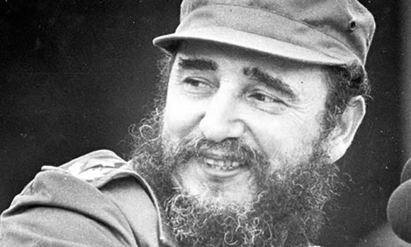Según Miguel Barnet, Miembro de Honor de la UNEAC, la inteligencia y habilidad de Fidel fueron esenciales para lograr la unidad de los miembros d ela organización. Foto: Archivo ACN.