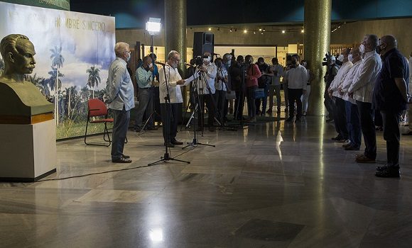 La presentación de las exposiciones estuvo a cargo de René González Barrios y Jesús Gómez Cairo, director del Centro Fidel Castro y director del Museo de la Música, respectivamente. Foto: Ismael Francisco/ Cubadebate