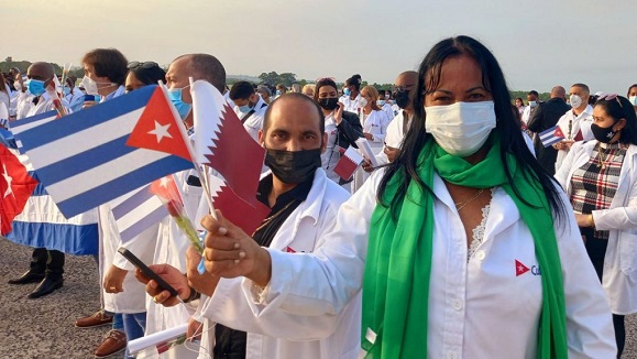 Llega a Cuba brigada médica que apoyó la lucha contra la covid-19 en Catar