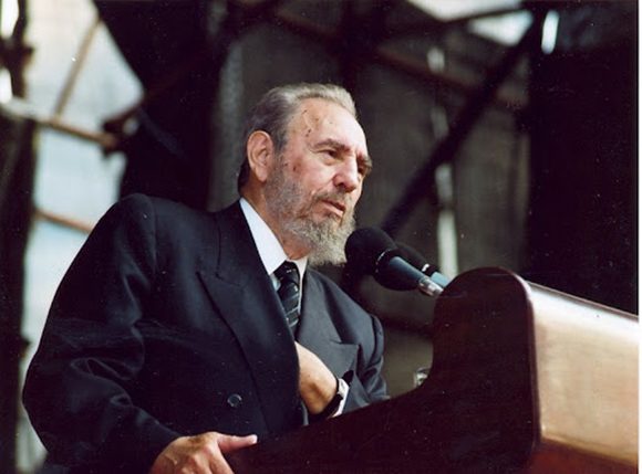 Fidel en la III Conferencia Mundial contra el racismo, la discriminación racial, la xenofobia y las formas conexas de intolerancia, celebrada en 2001, Sudáfrica. Fotos: Archivo.