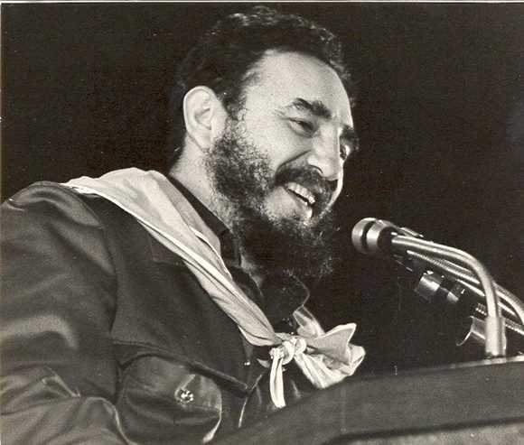 Fidel Castro en el acto por el XV Aniversario de la Fundación de los de los CDR, el 28 de sptiembre de 1975. Foto: Fidel Soldado de las Ideas.