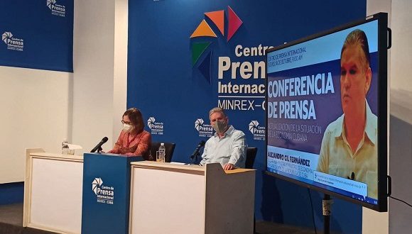 Conferencia de Prensa Alejandro GIl Fernández