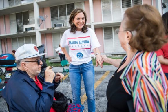 Maria Elvira Salazar en campana electoral en Miami
