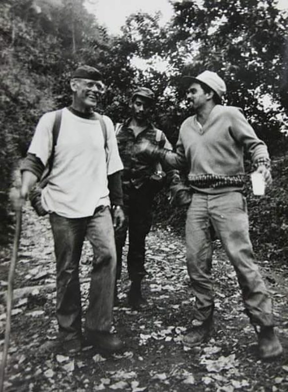 Guillermo Cabrera en una expedición con trabajadores del diario Granma en el Pico Turquino. Foto: Ernesto Mastrascusa.