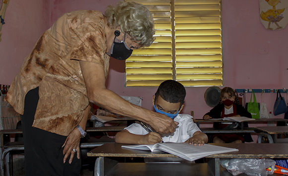 Sonia posee la distinción “Comprometidos con la Primera Infancia”, que otorga el Centro Latinoamericano para la Educación Preescolar. Foto: Yordaka González Arceo.