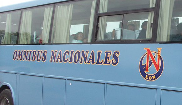 Ómnibus Nacionales contribuye en Sancti Spíritus a la movilidad de las personas en el casco urbano. Foto: Archivo.