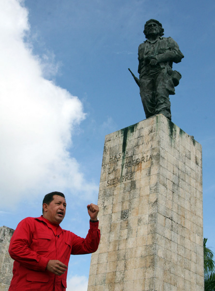 En Santa Clara junto al Monumento del Che. Foto: Ismael Francisco/ Cubadebate.