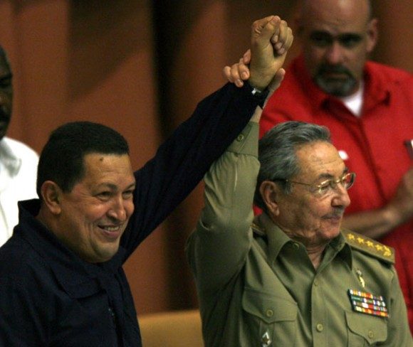 Chávez y Raúl. Foto: Ismael Francisco/ Cubadebate.