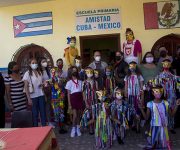 Visita de miembros del Partido MORENA a la Escuela Primaria Amistad Cuba-México, en El Fanguito, La Habana. Foto: Ismael Francisco/ Cubadebate.