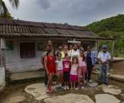 Vecinos de la comunidad Boca del Salto, en la Sierra Maestra. Foto: Ismael Francisco/ Cubadebate.
