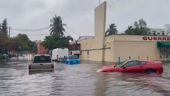 Tormenta tropical deja severas inundaciones en la Florida | Cubadebate