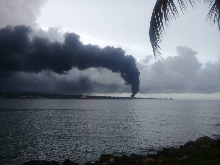 Vista del incendio desde la ciudad de Matanzas. Foto: TV Yumurí