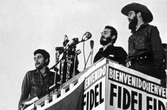 6 Fidel Camilo y el Che