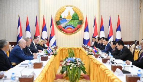 Culmina visita oficial del primer ministro cubano a la República Democrática Popular Lao