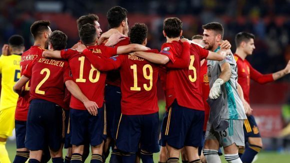 Ansu Fati, Busquets e Carvajal entre os convocados pela Espanha para a Copa do Mundo no Catar