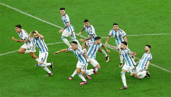 Argentina victoria frania catar penal celebran reuters