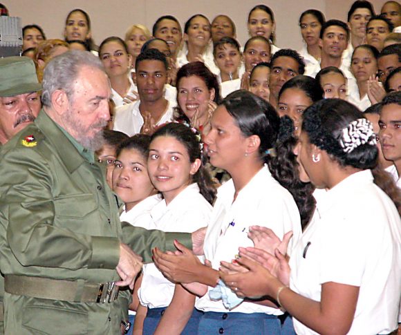 MAESTROS EMERGENTES DESTACADOS Fidel Castro Palacio de Convenciones foto Roberto Suarez 2