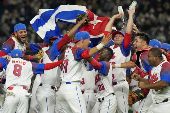 Proyecto Puentes de Amor realiza declaración sobre la participación del equipo cubano de béisbol en Miami