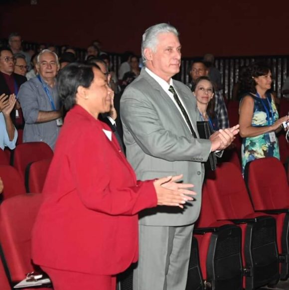 El presidente de Cuba, Miguel Díaz-Canel, asiste a la inauguración de la Primera Convención Científica Internacional de la Universidad de La Habana, Saber-UH. Foto: Estudios Revolución