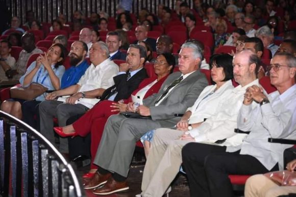 El presidente de Cuba, Miguel Díaz-Canel, asiste a la inauguración de la Primera Convención Científica Internacional de la Universidad de La Habana, Saber-UH. Foto: Estudios Revolución