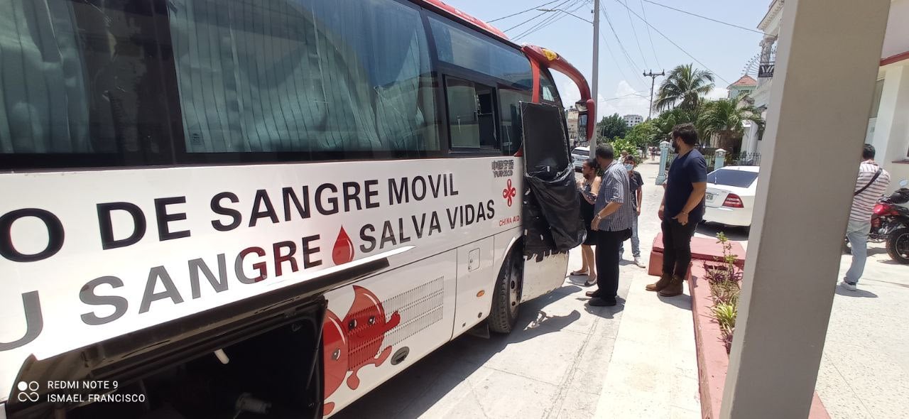 Banco (móvil) de Sangre. . Foto: Ismael Francisco/ Cubadebate.