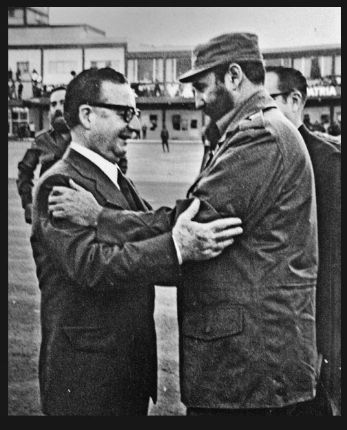 El último abrazo de Fidel y Allende, el 14 de diciembre de 1972. Foto: Jorge Oller Oller. 
