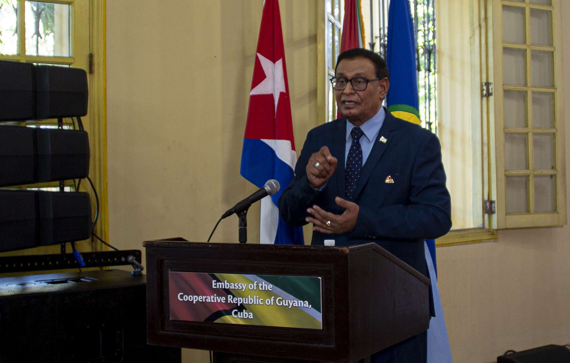 Desde el 2016, cuando lleg a Cuba como embajador de la Repblica Cooperativa de Guyana, el Excelentsimo Halim Majeed auspicia una ceremonia de recordacin a las vctimas del Crimen de Barbados, donde perdi la vida su cuado Sasenarine Kumar. Foto: Ismael Francisco/ Cubadebate.