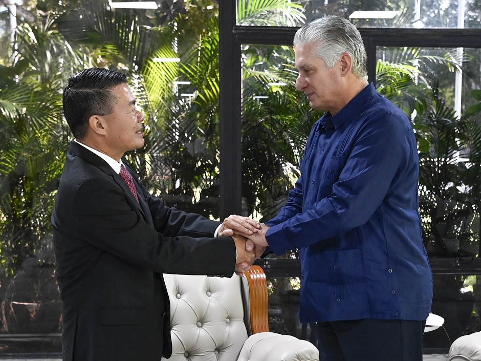 Recibe Díaz-Canel al compañero Le Thanh Tung, quien finaliza su misión al frente de la embajada de Vietnam en Cuba 