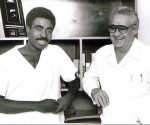 El paciente Jorge Hernández Ocaña junto al Dr. Noel González Jiménez. Foto: Infomed