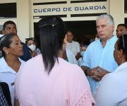 Presidente cubano recorre municipio de Mariel.