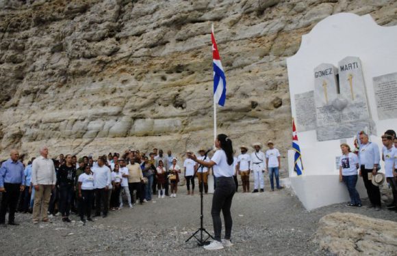 4-580x375 Díaz-Canel encabeza acto nacional por los 130 años del desembarco de Martí y Gómez por Playitas de Cajobabo
